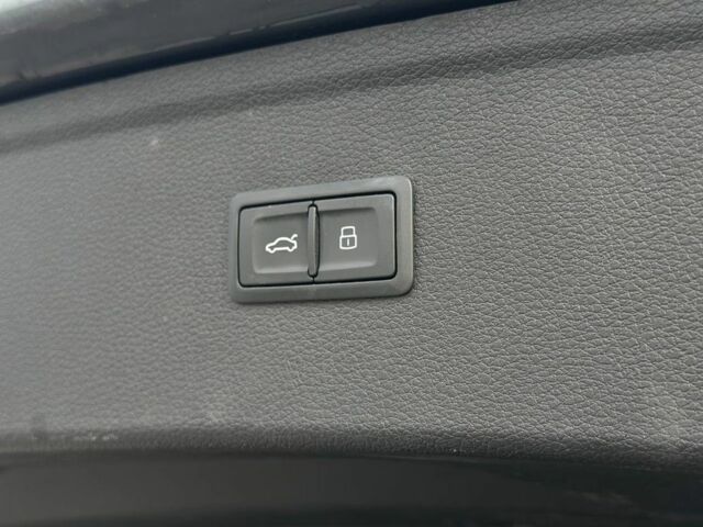 Серый Ауди Ку 5, объемом двигателя 2 л и пробегом 223 тыс. км за 21000 $, фото 15 на Automoto.ua