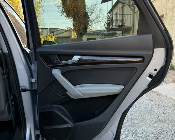 Сірий Ауді Ку 5, об'ємом двигуна 2 л та пробігом 148 тис. км за 20550 $, фото 17 на Automoto.ua