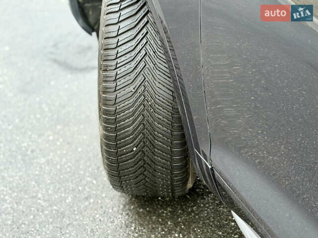 Сірий Ауді Ку 5, об'ємом двигуна 2 л та пробігом 136 тис. км за 24999 $, фото 18 на Automoto.ua