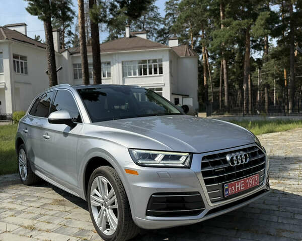 Серый Ауди Ку 5, объемом двигателя 1.98 л и пробегом 209 тыс. км за 25400 $, фото 5 на Automoto.ua