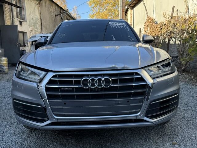 Серый Ауди Ку 5, объемом двигателя 2 л и пробегом 148 тыс. км за 20550 $, фото 3 на Automoto.ua