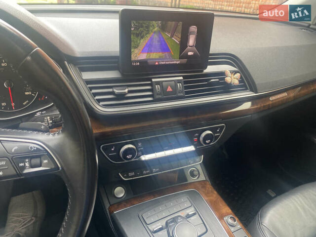 Сірий Ауді Ку 5, об'ємом двигуна 2 л та пробігом 210 тис. км за 21600 $, фото 18 на Automoto.ua