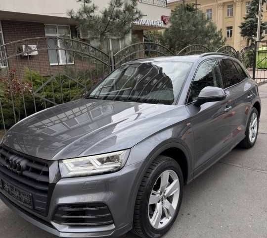 Серый Ауди Ку 5, объемом двигателя 2 л и пробегом 85 тыс. км за 21700 $, фото 2 на Automoto.ua