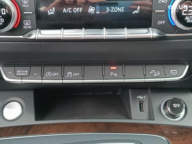 Серый Ауди Ку 5, объемом двигателя 2 л и пробегом 99 тыс. км за 25290 $, фото 45 на Automoto.ua