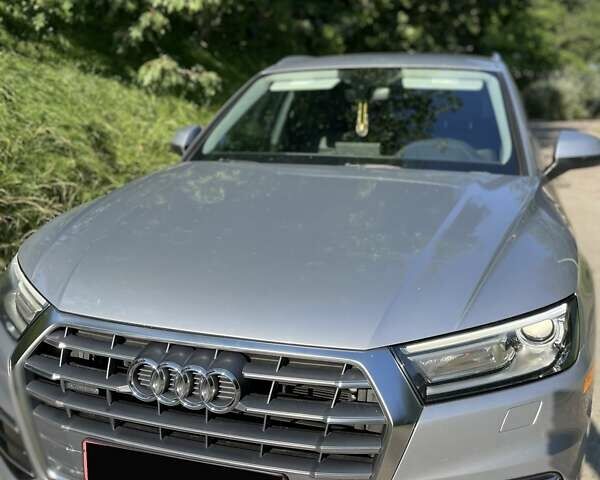 Серый Ауди Ку 5, объемом двигателя 2 л и пробегом 190 тыс. км за 19999 $, фото 2 на Automoto.ua
