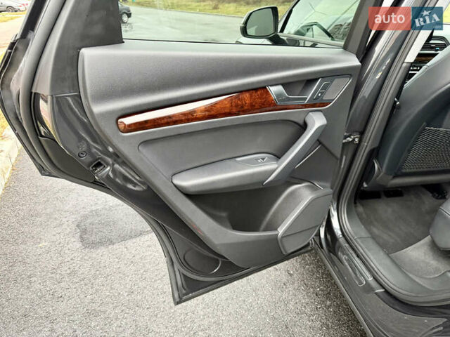 Сірий Ауді Ку 5, об'ємом двигуна 2 л та пробігом 136 тис. км за 24999 $, фото 45 на Automoto.ua