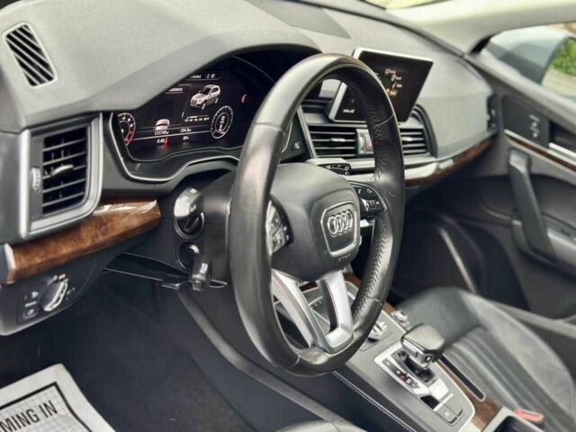 Сірий Ауді Ку 5, об'ємом двигуна 2 л та пробігом 113 тис. км за 19500 $, фото 8 на Automoto.ua