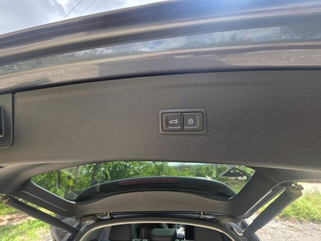 Серый Ауди Ку 5, объемом двигателя 2 л и пробегом 91 тыс. км за 30300 $, фото 13 на Automoto.ua