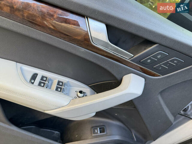 Сірий Ауді Ку 5, об'ємом двигуна 2 л та пробігом 148 тис. км за 20550 $, фото 10 на Automoto.ua