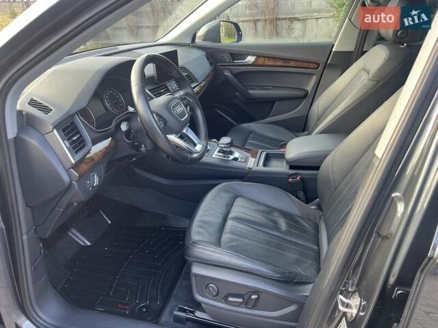 Серый Ауди Ку 5, объемом двигателя 2 л и пробегом 250 тыс. км за 18900 $, фото 12 на Automoto.ua