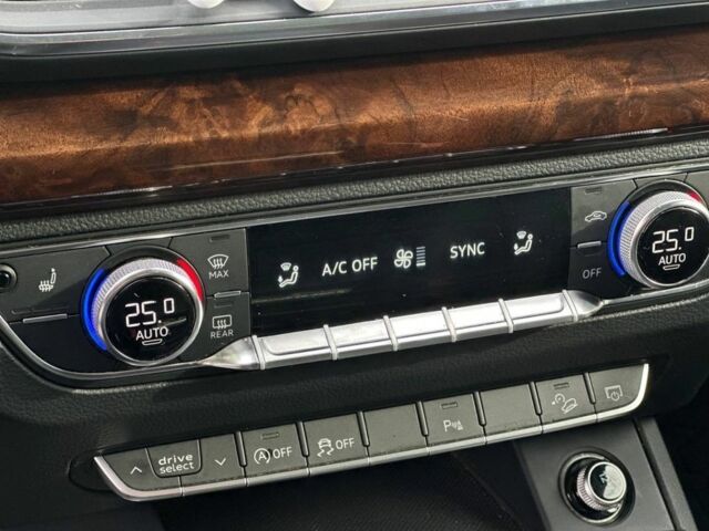 Серый Ауди Ку 5, объемом двигателя 2 л и пробегом 223 тыс. км за 21000 $, фото 11 на Automoto.ua