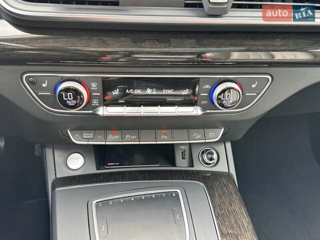 Сірий Ауді Ку 5, об'ємом двигуна 1.98 л та пробігом 72 тис. км за 29900 $, фото 39 на Automoto.ua