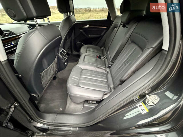 Сірий Ауді Ку 5, об'ємом двигуна 2 л та пробігом 136 тис. км за 24999 $, фото 59 на Automoto.ua