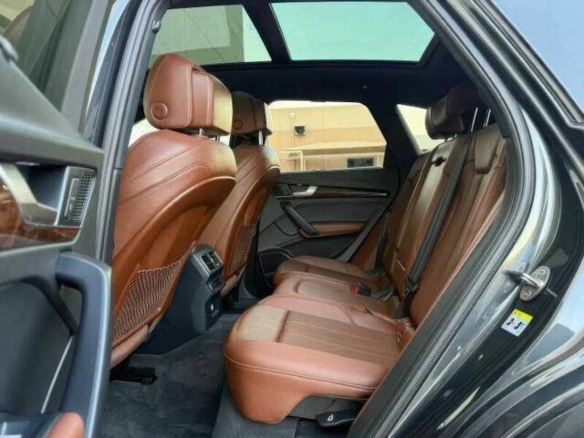 Сірий Ауді Ку 5, об'ємом двигуна 2 л та пробігом 89 тис. км за 9000 $, фото 11 на Automoto.ua