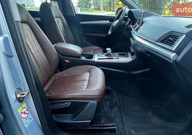 Сірий Ауді Ку 5, об'ємом двигуна 2 л та пробігом 156 тис. км за 31750 $, фото 26 на Automoto.ua