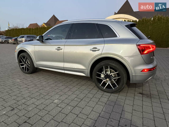 Серый Ауди Ку 5, объемом двигателя 1.98 л и пробегом 206 тыс. км за 23499 $, фото 5 на Automoto.ua