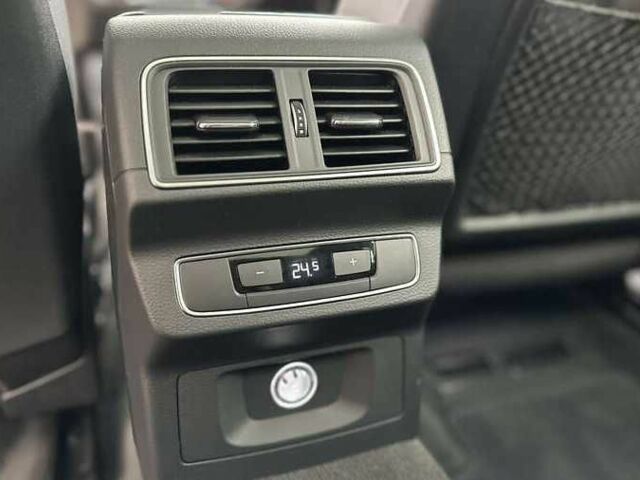 Сірий Ауді Ку 5, об'ємом двигуна 2 л та пробігом 80 тис. км за 19400 $, фото 18 на Automoto.ua