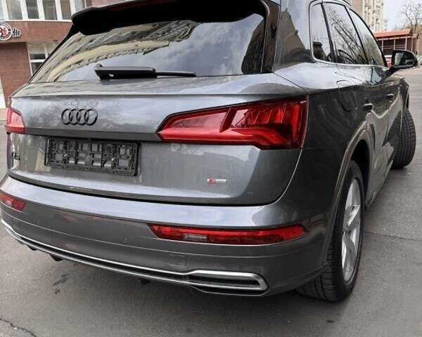 Серый Ауди Ку 5, объемом двигателя 1.98 л и пробегом 82 тыс. км за 21500 $, фото 5 на Automoto.ua