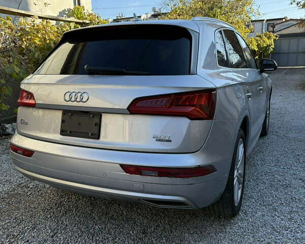 Сірий Ауді Ку 5, об'ємом двигуна 2 л та пробігом 148 тис. км за 20550 $, фото 27 на Automoto.ua