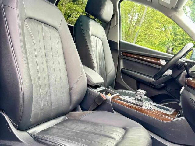 Сірий Ауді Ку 5, об'ємом двигуна 2 л та пробігом 32 тис. км за 17500 $, фото 7 на Automoto.ua