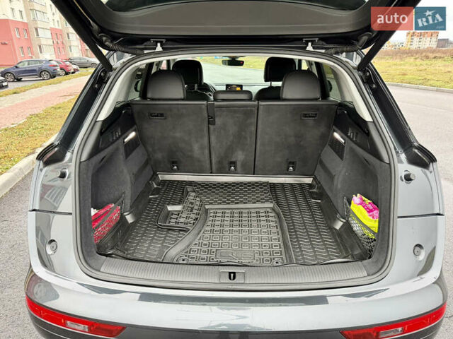 Сірий Ауді Ку 5, об'ємом двигуна 2 л та пробігом 136 тис. км за 24999 $, фото 69 на Automoto.ua