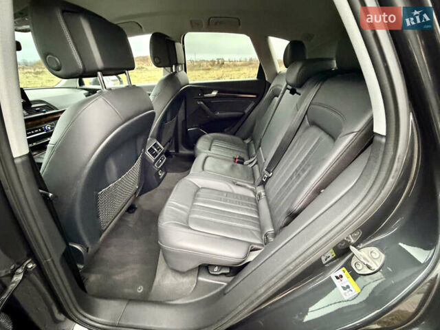 Сірий Ауді Ку 5, об'ємом двигуна 2 л та пробігом 136 тис. км за 24999 $, фото 60 на Automoto.ua