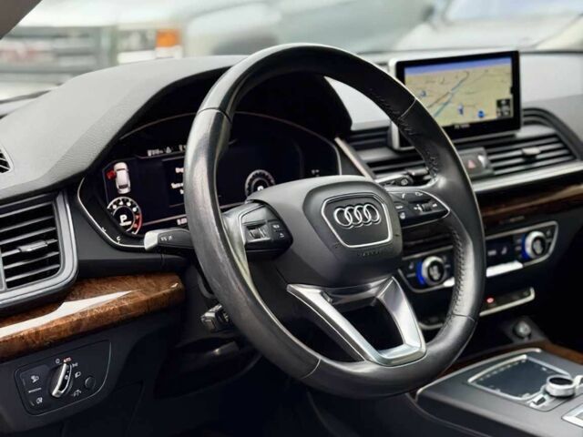 Сірий Ауді Ку 5, об'ємом двигуна 2 л та пробігом 80 тис. км за 14000 $, фото 7 на Automoto.ua