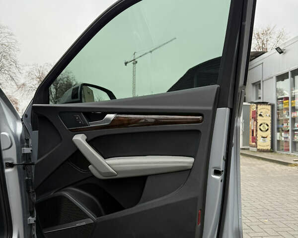 Серый Ауди Ку 5, объемом двигателя 2 л и пробегом 148 тыс. км за 25850 $, фото 30 на Automoto.ua