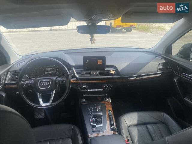 Сірий Ауді Ку 5, об'ємом двигуна 2 л та пробігом 210 тис. км за 21600 $, фото 11 на Automoto.ua