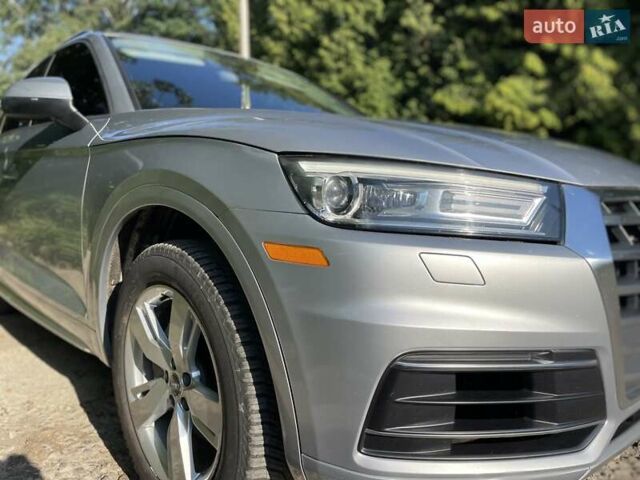 Серый Ауди Ку 5, объемом двигателя 2 л и пробегом 190 тыс. км за 19999 $, фото 4 на Automoto.ua