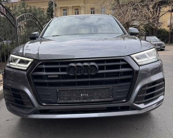 Серый Ауди Ку 5, объемом двигателя 1.98 л и пробегом 82 тыс. км за 21500 $, фото 3 на Automoto.ua