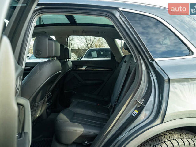 Серый Ауди Ку 5, объемом двигателя 1.98 л и пробегом 127 тыс. км за 27500 $, фото 35 на Automoto.ua