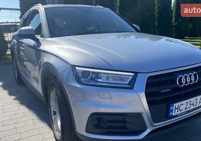 Сірий Ауді Ку 5, об'ємом двигуна 2 л та пробігом 156 тис. км за 31750 $, фото 2 на Automoto.ua