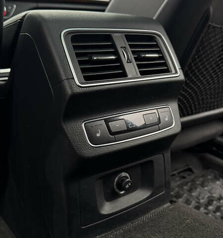 Серый Ауди Ку 5, объемом двигателя 1.98 л и пробегом 84 тыс. км за 29500 $, фото 5 на Automoto.ua