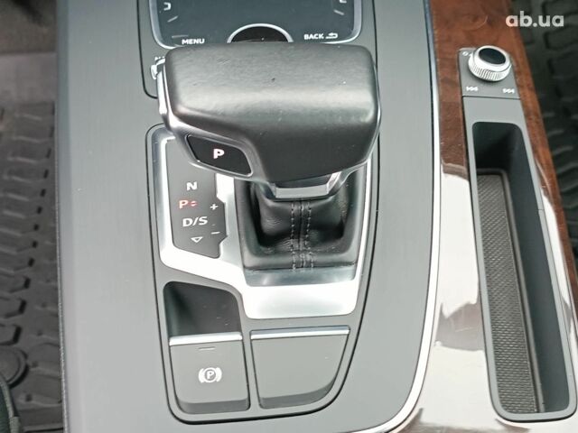 Серый Ауди Ку 5, объемом двигателя 2 л и пробегом 99 тыс. км за 25290 $, фото 46 на Automoto.ua