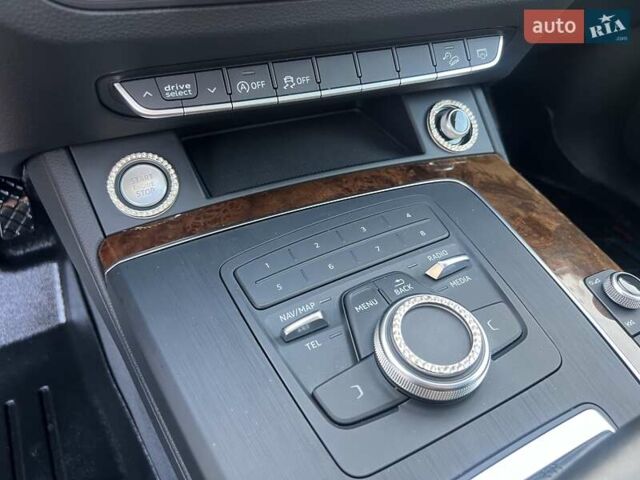 Серый Ауди Ку 5, объемом двигателя 2 л и пробегом 250 тыс. км за 18900 $, фото 26 на Automoto.ua