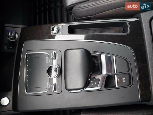 Сірий Ауді Ку 5, об'ємом двигуна 1.98 л та пробігом 122 тис. км за 23800 $, фото 28 на Automoto.ua