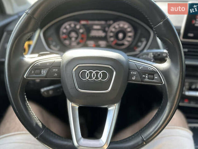 Сірий Ауді Ку 5, об'ємом двигуна 1.98 л та пробігом 121 тис. км за 24200 $, фото 14 на Automoto.ua