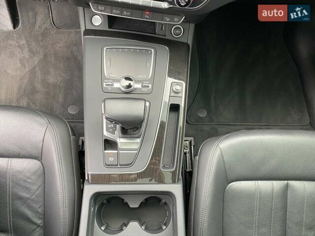 Сірий Ауді Ку 5, об'ємом двигуна 1.98 л та пробігом 84 тис. км за 27900 $, фото 19 на Automoto.ua