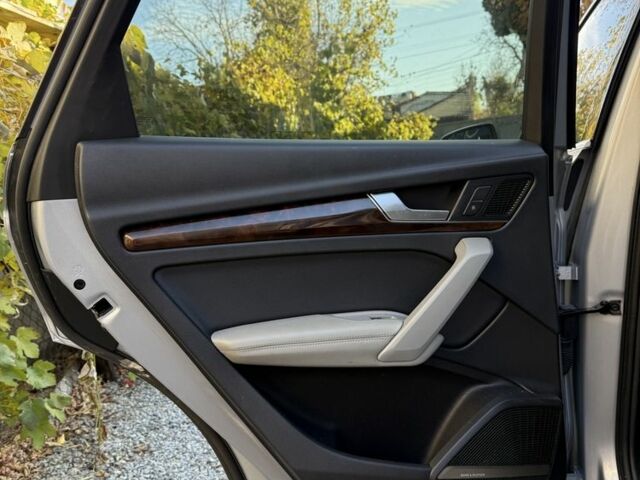 Серый Ауди Ку 5, объемом двигателя 2 л и пробегом 148 тыс. км за 20550 $, фото 14 на Automoto.ua