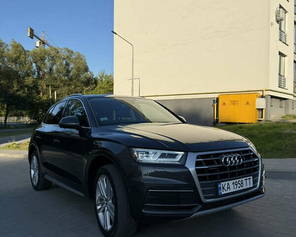 Сірий Ауді Ку 5, об'ємом двигуна 1.98 л та пробігом 169 тис. км за 22300 $, фото 5 на Automoto.ua