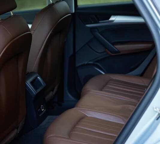 Сірий Ауді Ку 5, об'ємом двигуна 2 л та пробігом 156 тис. км за 31750 $, фото 48 на Automoto.ua