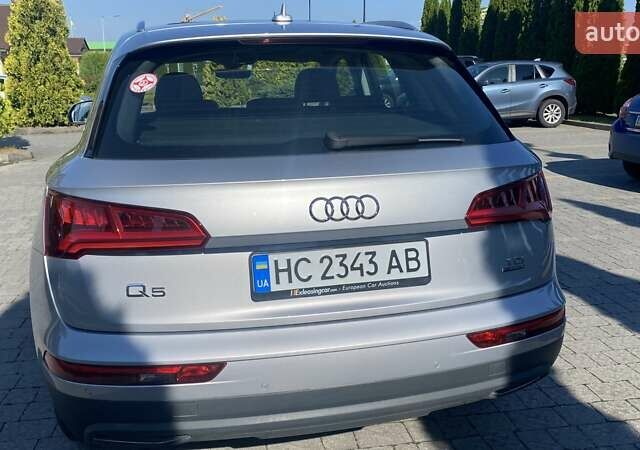 Сірий Ауді Ку 5, об'ємом двигуна 2 л та пробігом 156 тис. км за 31750 $, фото 4 на Automoto.ua