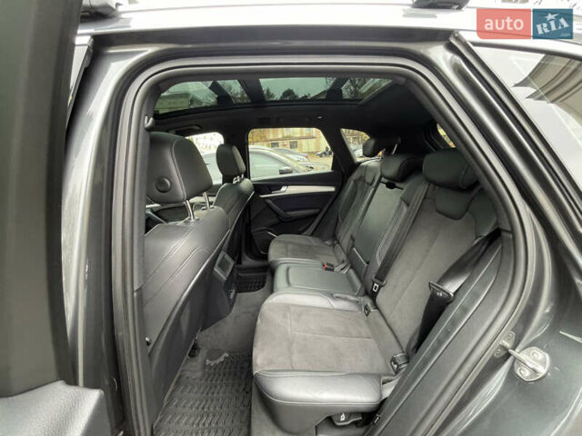 Серый Ауди Ку 5, объемом двигателя 1.97 л и пробегом 125 тыс. км за 35000 $, фото 24 на Automoto.ua