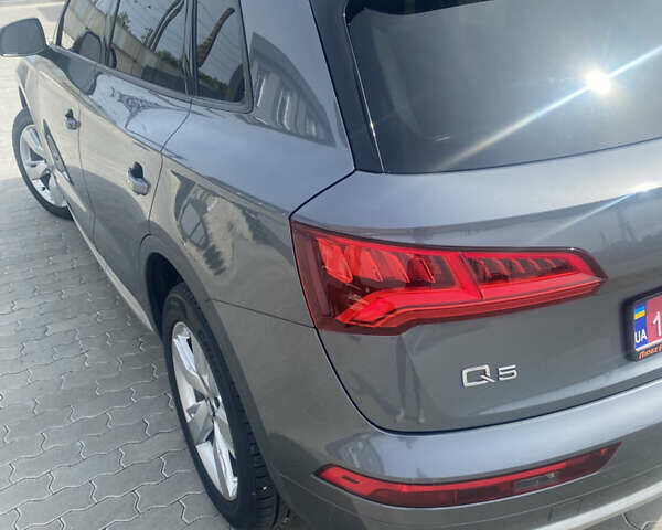 Сірий Ауді Ку 5, об'ємом двигуна 2 л та пробігом 210 тис. км за 21600 $, фото 6 на Automoto.ua