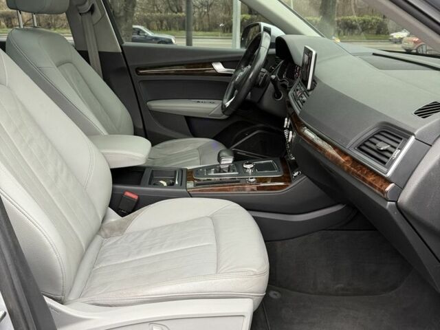 Сірий Ауді Ку 5, об'ємом двигуна 2 л та пробігом 148 тис. км за 24950 $, фото 5 на Automoto.ua