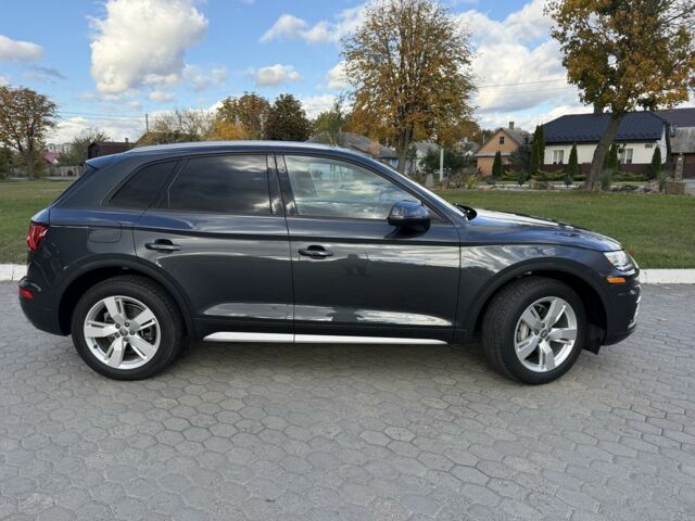 Сірий Ауді Ку 5, об'ємом двигуна 2 л та пробігом 220 тис. км за 21000 $, фото 1 на Automoto.ua