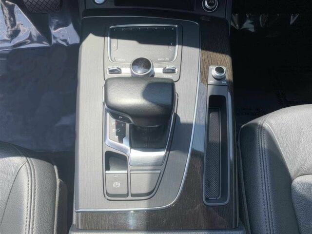 Сірий Ауді Ку 5, об'ємом двигуна 2 л та пробігом 30 тис. км за 8200 $, фото 13 на Automoto.ua