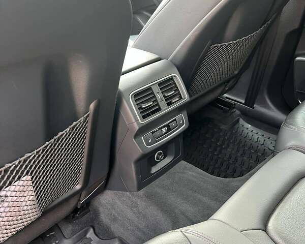 Серый Ауди Ку 5, объемом двигателя 1.98 л и пробегом 118 тыс. км за 24950 $, фото 6 на Automoto.ua