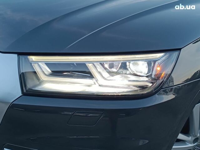 Серый Ауди Ку 5, объемом двигателя 2 л и пробегом 99 тыс. км за 25290 $, фото 3 на Automoto.ua